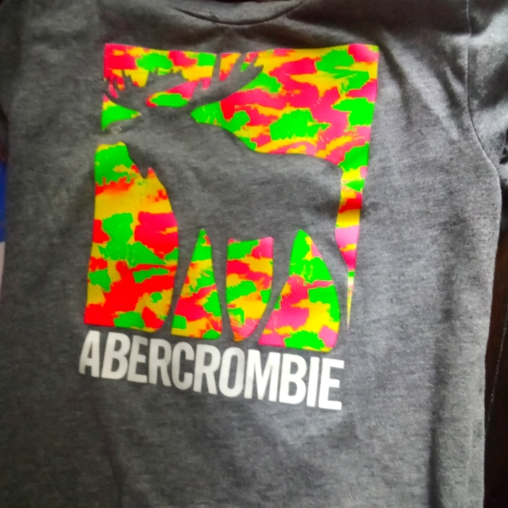 Boys size 5/6 Abercrombie shirt